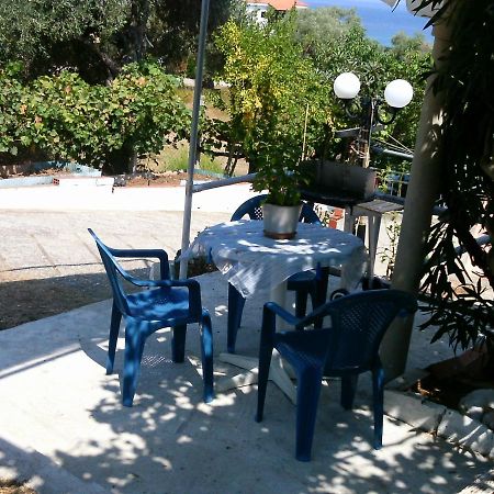 Appartamento House Mantesos Kinira Camera foto